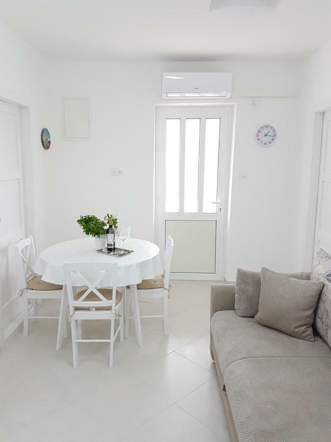 Apartmani Luka & Iva ชิเบนิก ภายนอก รูปภาพ